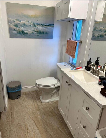 Building Photo - 4770 Naranja Way