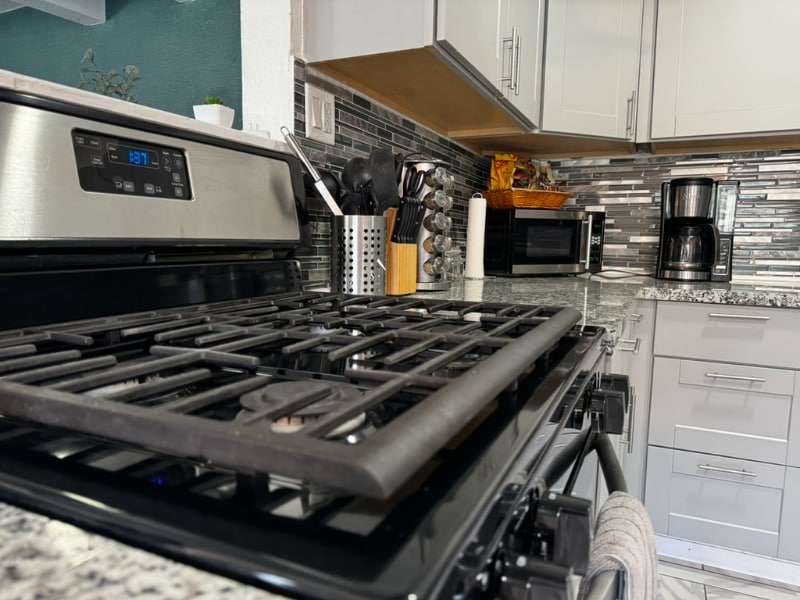 Building Photo - 2120 Kinsington St