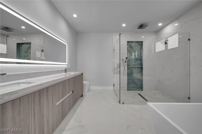 Building Photo - 436 NW 38th Ave