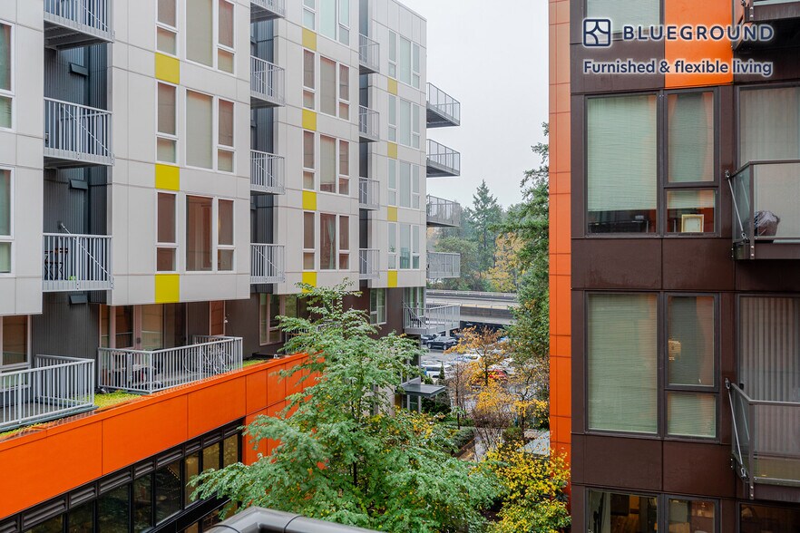 Building Photo - 12282 NE 12th Ln