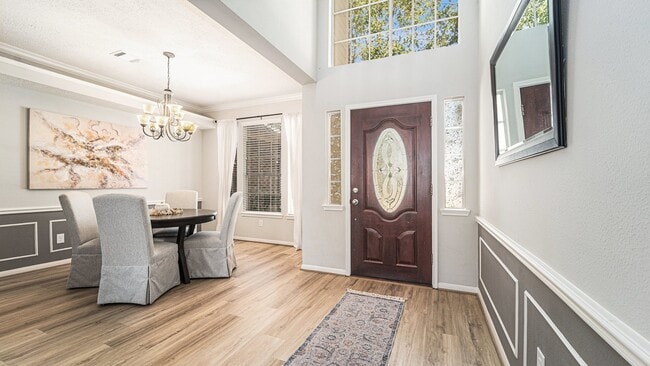 Building Photo - 16215 Cairngorm Ave