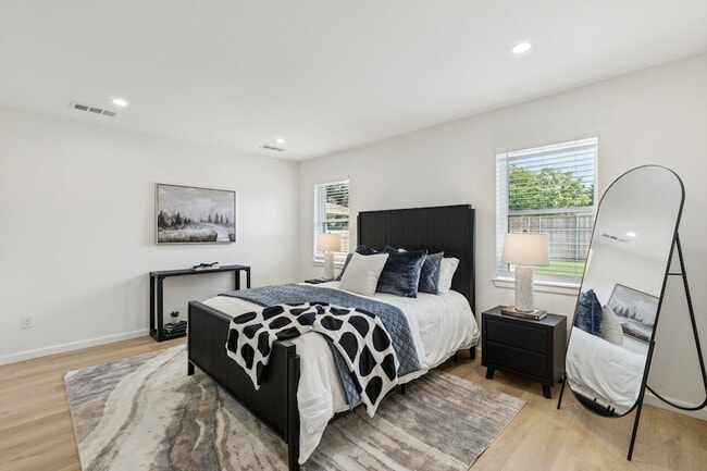 Building Photo - 8566 Sweetwood Dr