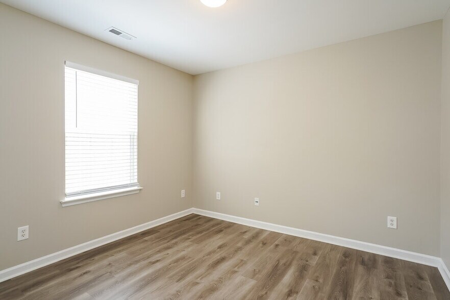 Building Photo - 6021 Herston Rd