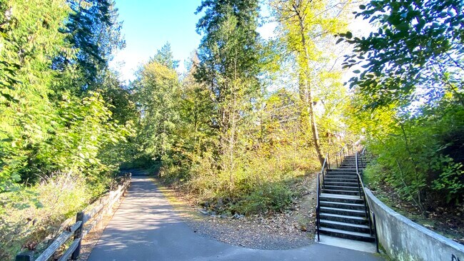 NatureTrail-2 - 10690 NW Jordan Ln