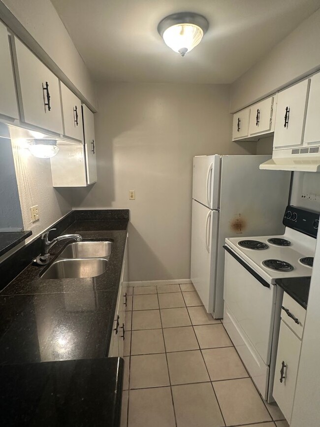 Building Photo - 6746 Quail Hollow Ct