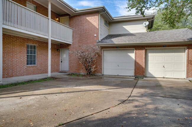 Building Photo - 1722 Rawhide Loop