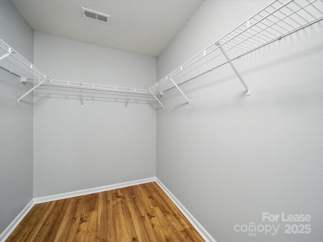 Building Photo - 5203 Grays Ridge Dr