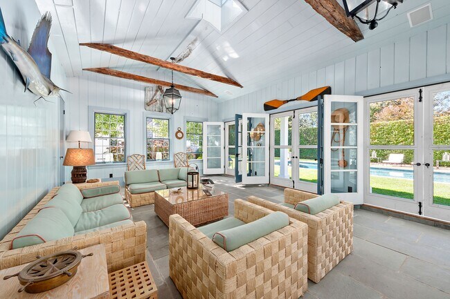 Building Photo - 90 Powell Ave