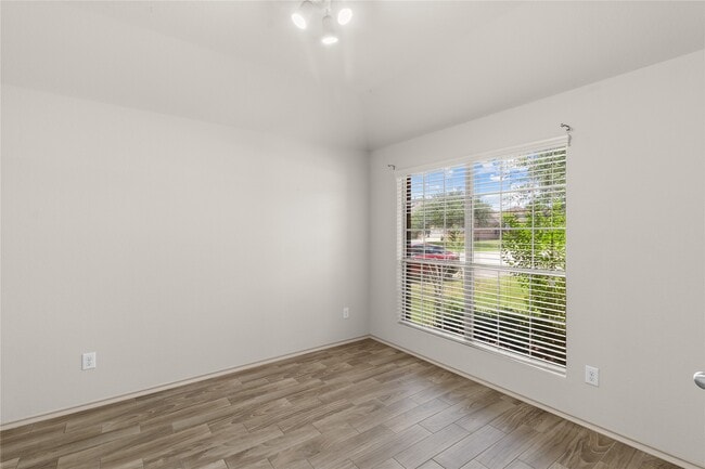 Building Photo - 2518 Montana Blue Dr