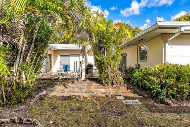 Building Photo - 1130 Cotorro Ave