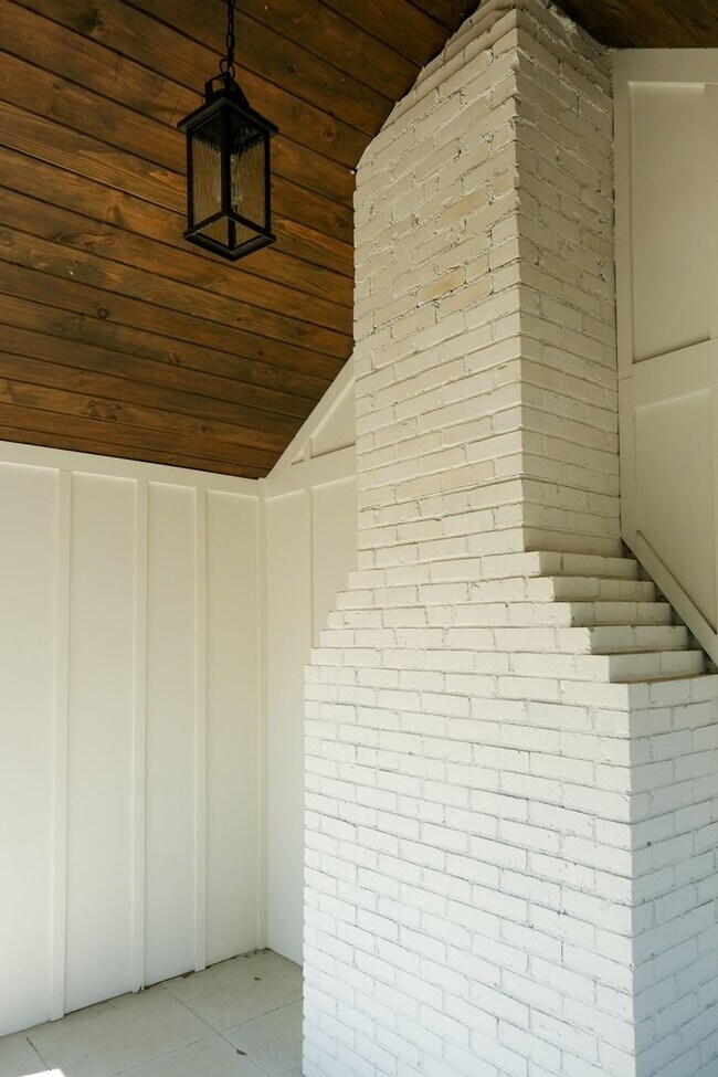 Building Photo - 3 Bedroom, 3 Bath House in Prime Augusta C...