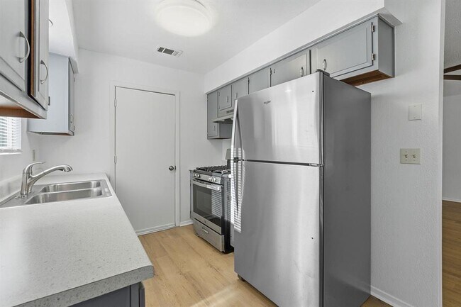 Building Photo - 7717 Elderberry Dr