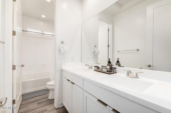 Building Photo - 11048 E Utah Ave