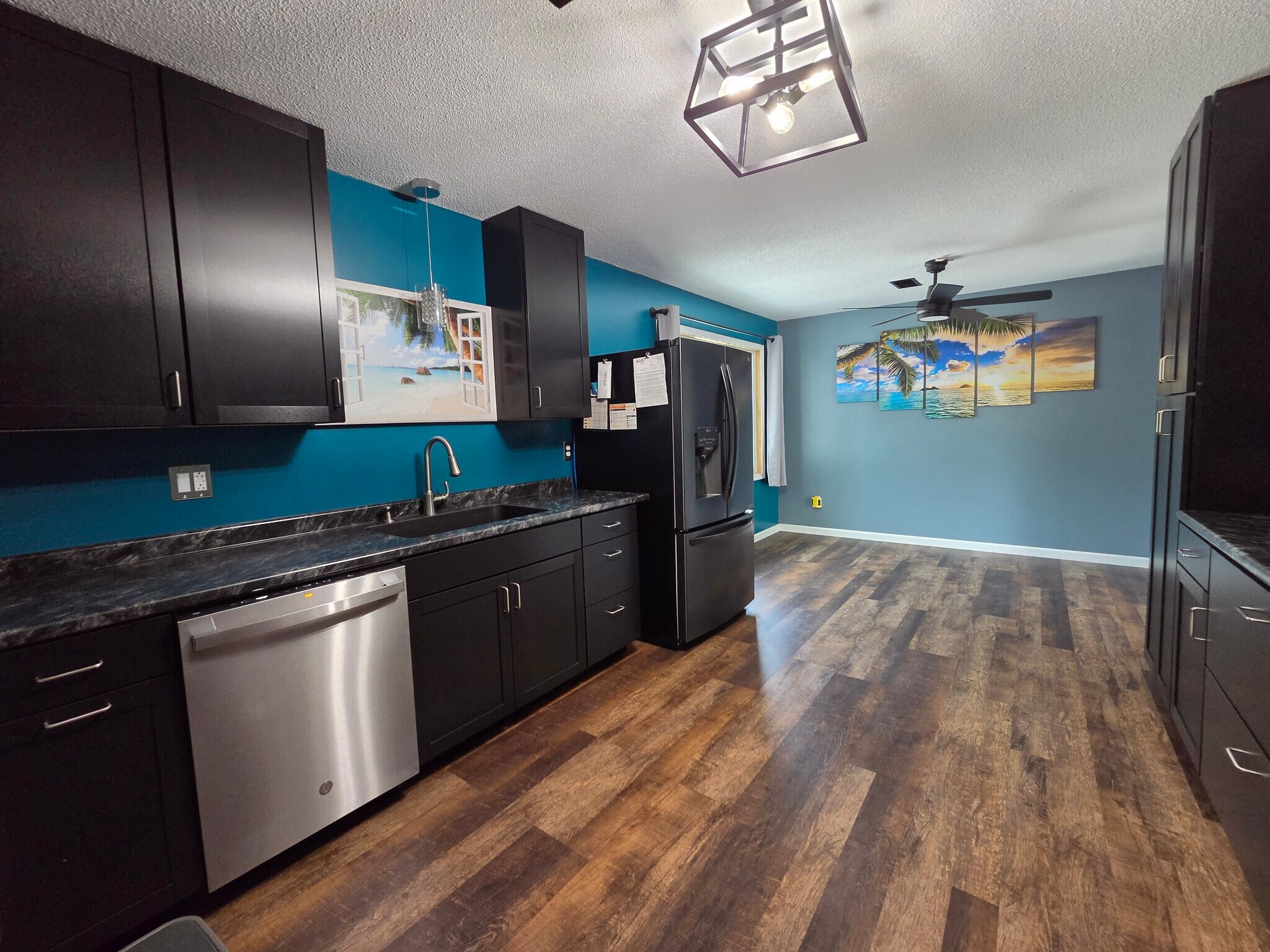 Custom Kitchen/Dining Room - 629 Tyler St