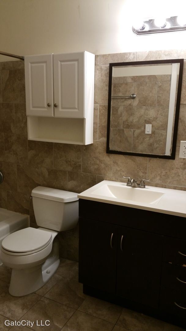 Building Photo - 2342 S Austin St