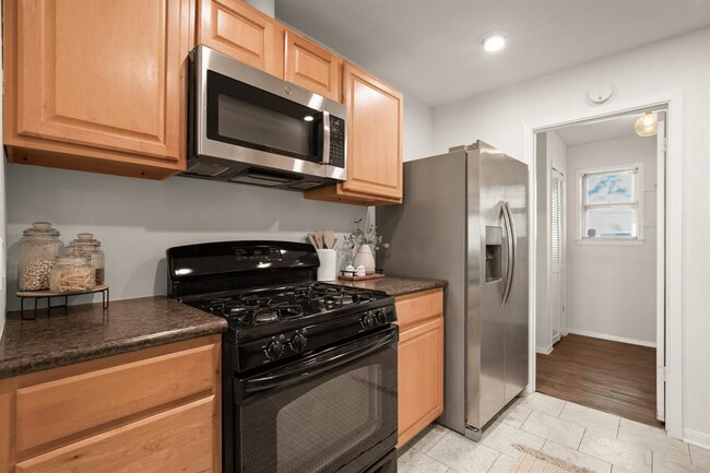 Building Photo - 7730 Croftwood Dr