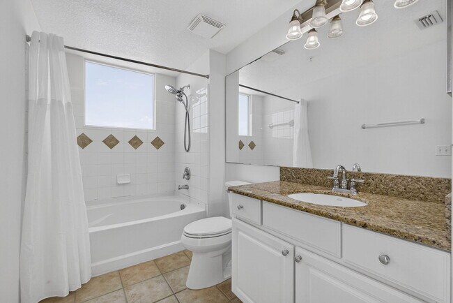 Building Photo - 5301 Myrtlewood Cir E