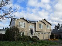 Building Photo - Remodeled 4BD Home Heart Of Yelm! Plus Lar...