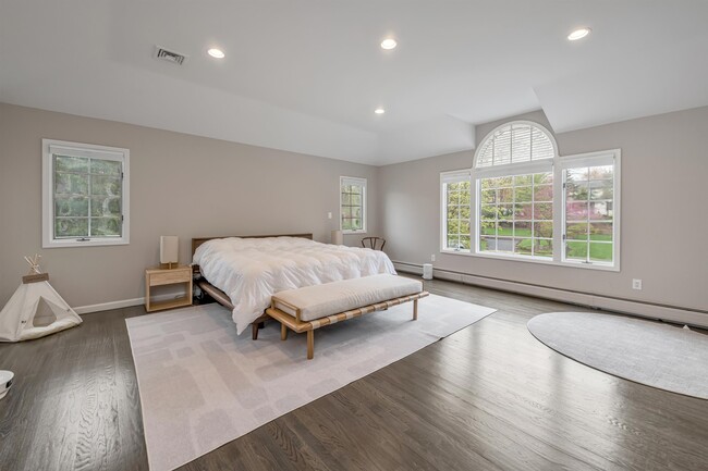 Building Photo - 55 Auryansen Ct