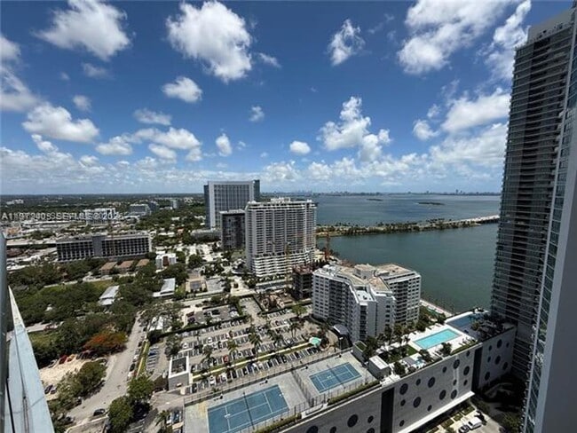 Building Photo - 501 NE 31st St