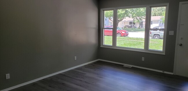 Building Photo - Great single family home!