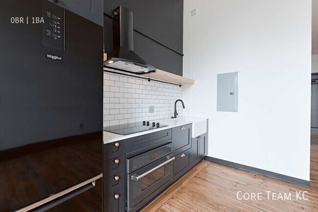 Building Photo - 310 E 39th-S3