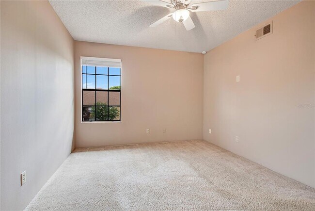 Building Photo - 320 Black Oak Ct