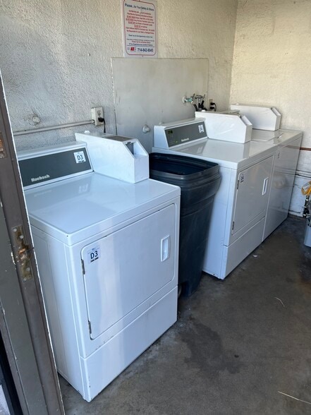 Building Photo - 1505 N Stanton Plz