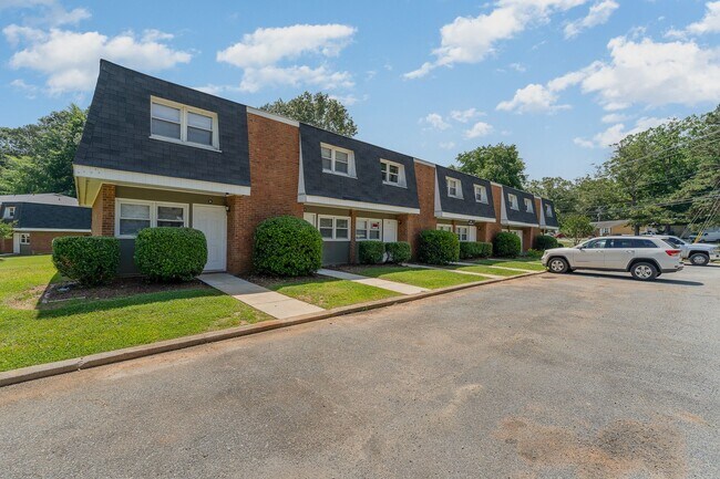 Building Photo - 731 Old Liberty Rd