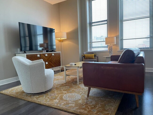 Building Photo - 272 E Main St