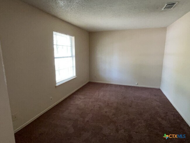 Building Photo - 1502 Linda Ln