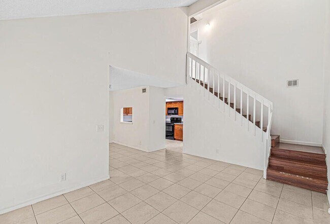 Building Photo - 9227 Green Meadows Way