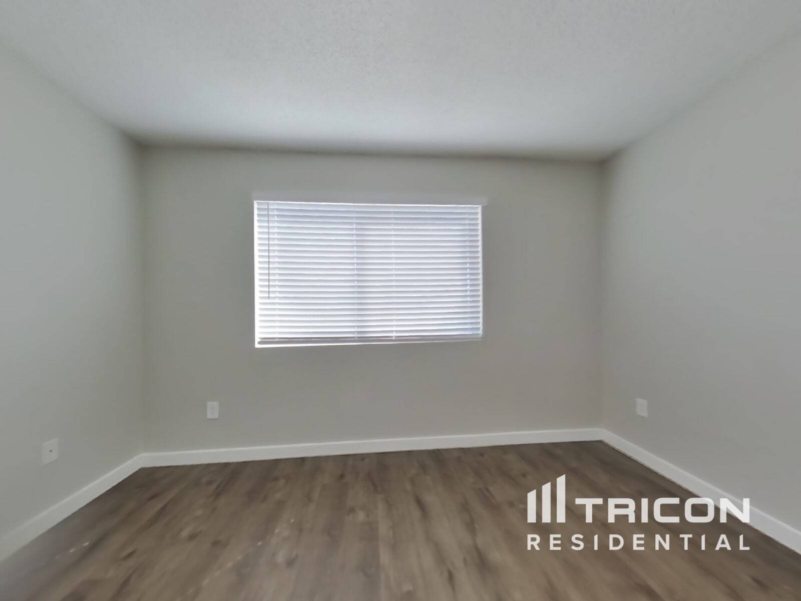 Building Photo - 14033 N 61st Ave