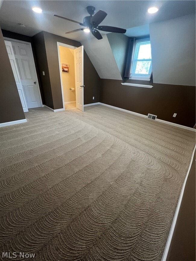 Building Photo - 1945 Chatam St