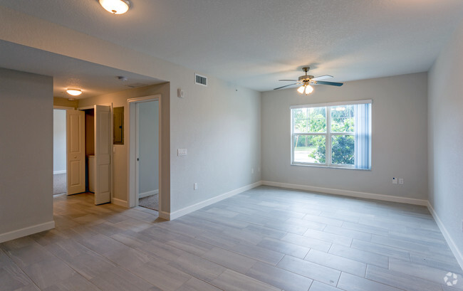 2BR,2BA - 969 SF - Banyan Court