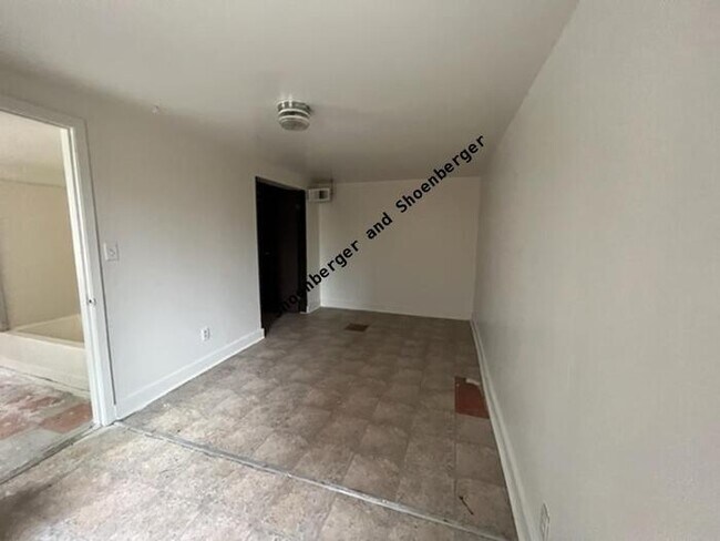 Building Photo - 343 Stewart Street