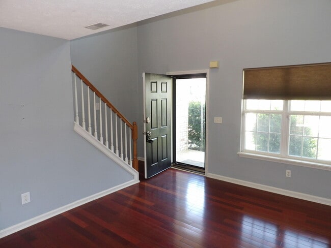 Building Photo - 123 Serena Way