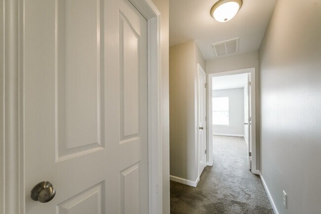 Building Photo - 8035 Logan Dr