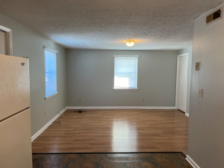 Building Photo - 1214 Golf St