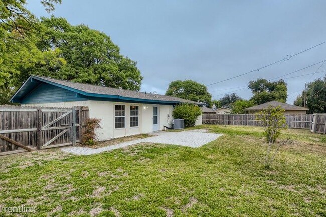 Building Photo - 3 br, 2 bath House - 1241 Evergreen Drive ...
