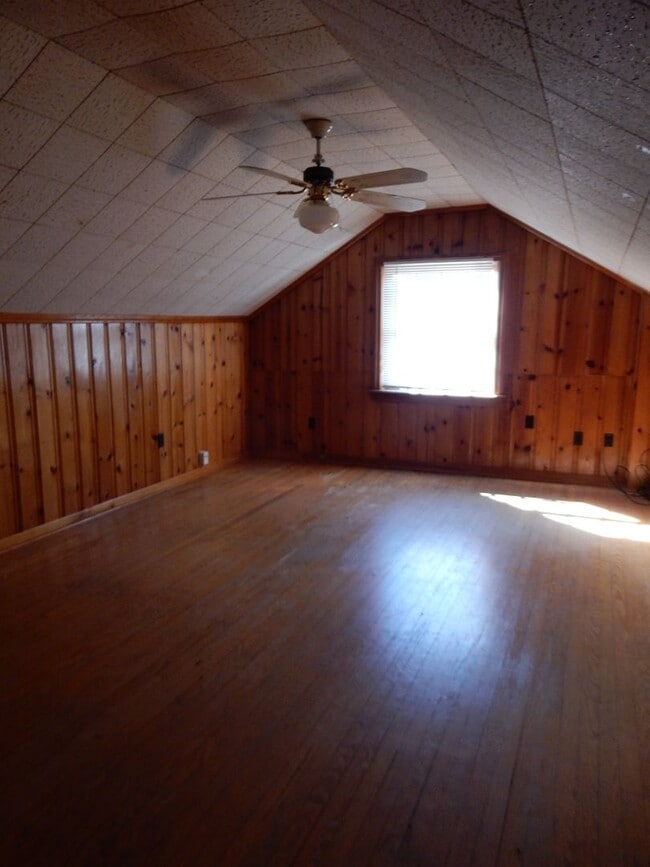 Building Photo - 3 BR home, convenient to Downtown Vinton!