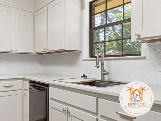 Building Photo - 2780 Glen Eden Dr