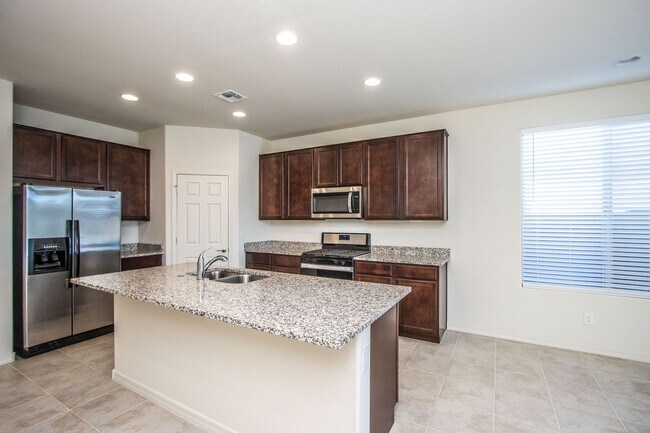 Building Photo - COMING SOON !! Mountainside Living at Canyon Views! 4 bedroom 2 bathroom!