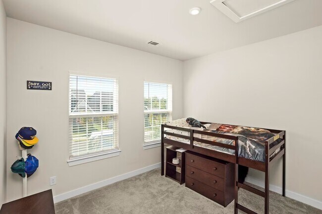 Building Photo - 8209 Warbler Wy