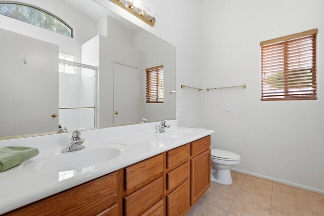 Building Photo - Single level home in Norterra on corner lot