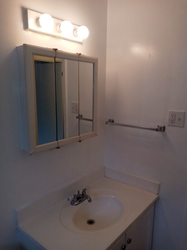 Building Photo - 1406 Church St