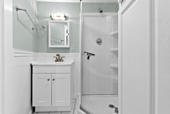 Building Photo - 23 Thorndike St