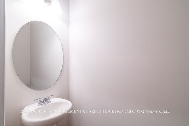 Building Photo - Stylish 3-Bedroom Gem Near I-485 & Charlotte Hotspots