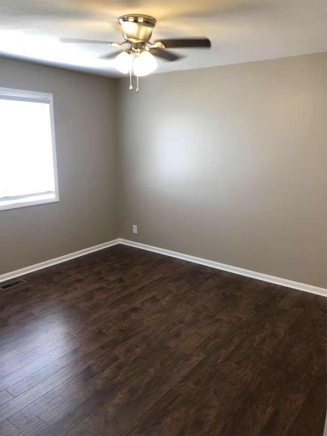 Building Photo - 1256 N Country Acres Ave