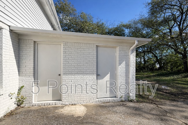 Building Photo - 308 Prince Ave